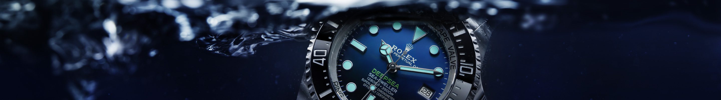 Sea-Dweller Oyster, 44 mm, Oystersteel - M136660-0003 at Boutellier Montres